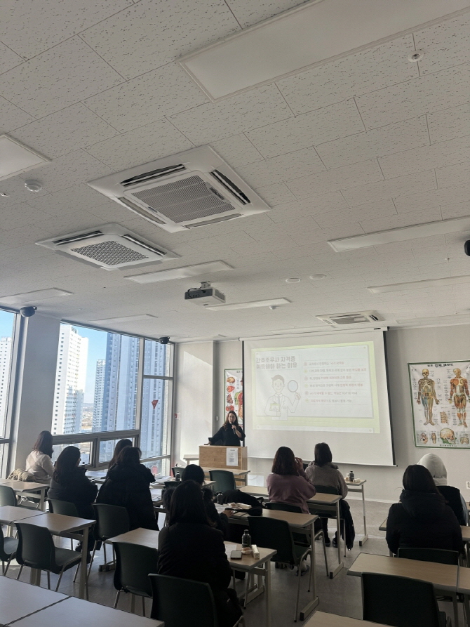 3067677366_gjFzQL4c_2fc165f9c680d39d8cba84c01dd084c888e9b57e.JPG 이미지크게보기